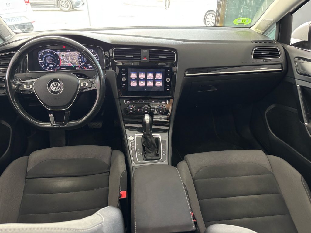 VOLKSWAGEN · Golf · DIESEL · 2017 · 235.000 km