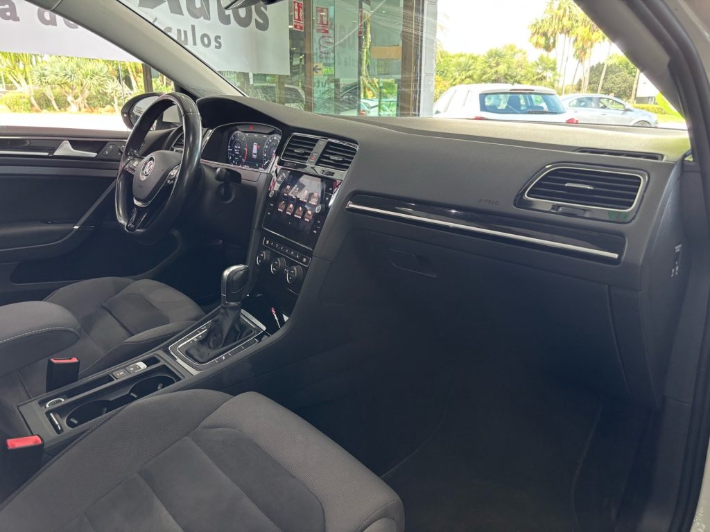 VOLKSWAGEN · Golf · DIESEL · 2017 · 235.000 km